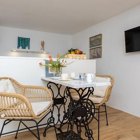 Charming Studio Apartment At House Rustica With Terrace And Nearby Parking Punat Esterno foto