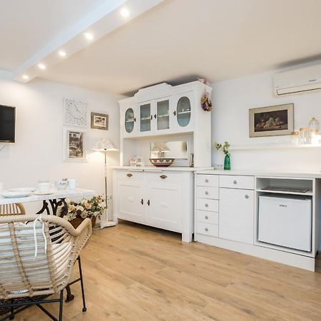 Charming Studio Apartment At House Rustica With Terrace And Nearby Parking Punat Esterno foto
