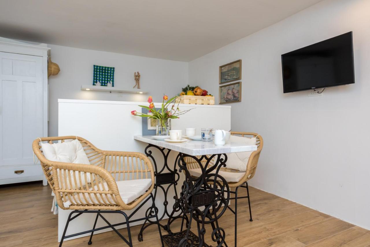 Charming Studio Apartment At House Rustica With Terrace And Nearby Parking Punat Esterno foto