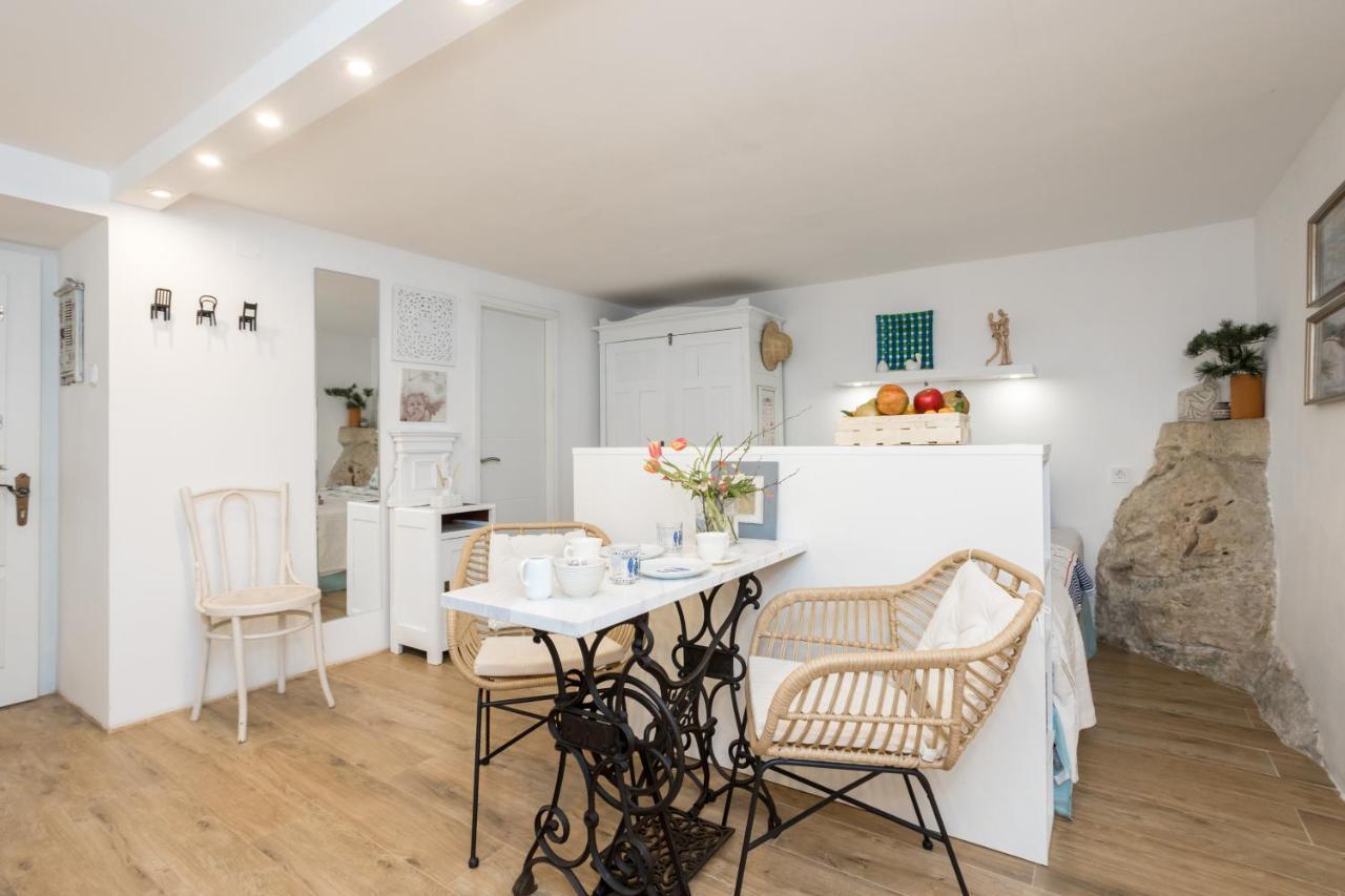 Charming Studio Apartment At House Rustica With Terrace And Nearby Parking Punat Esterno foto