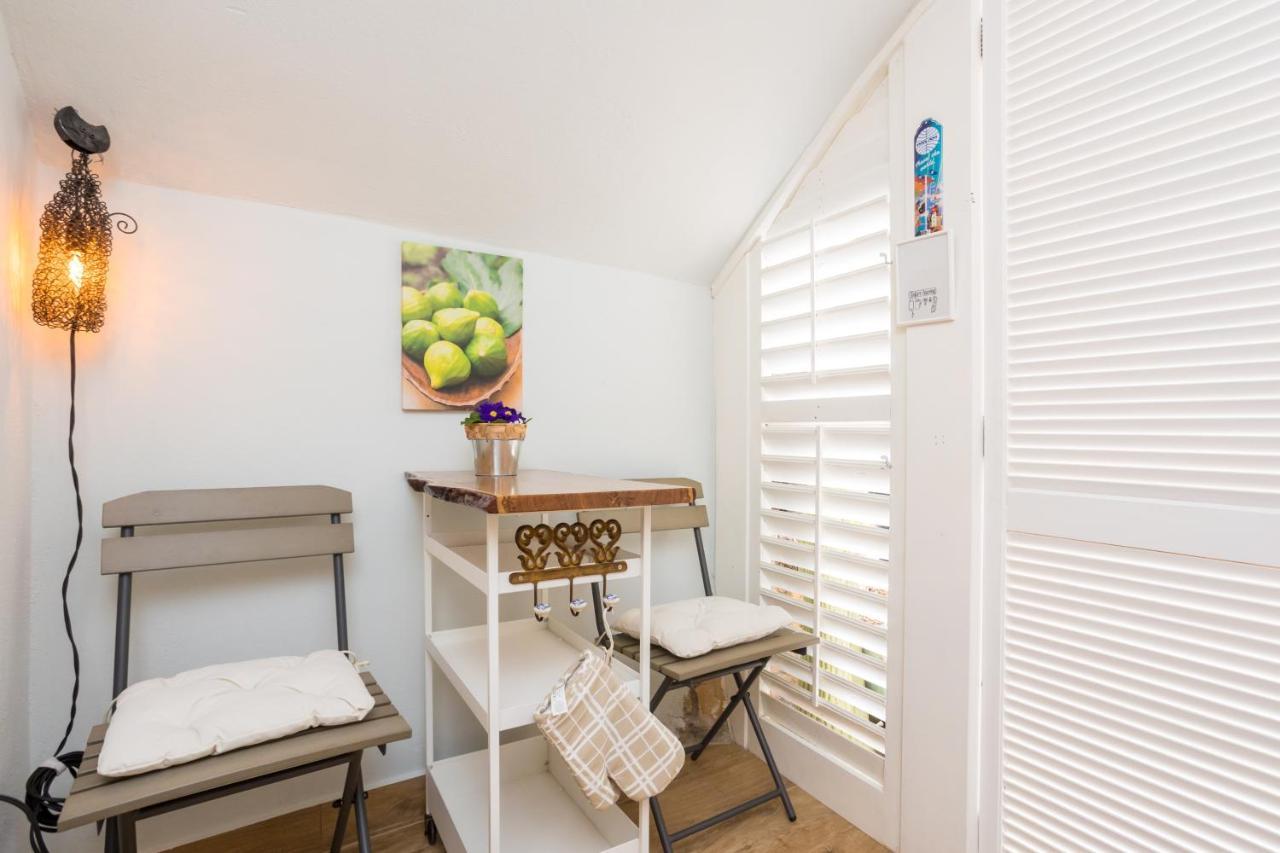 Charming Studio Apartment At House Rustica With Terrace And Nearby Parking Punat Esterno foto