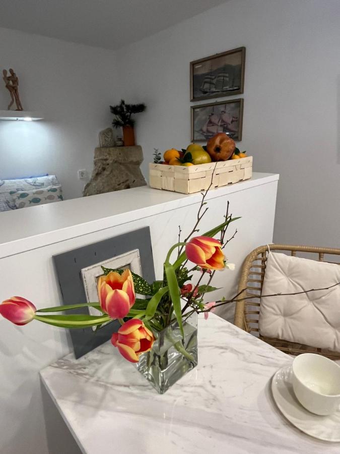 Charming Studio Apartment At House Rustica With Terrace And Nearby Parking Punat Esterno foto