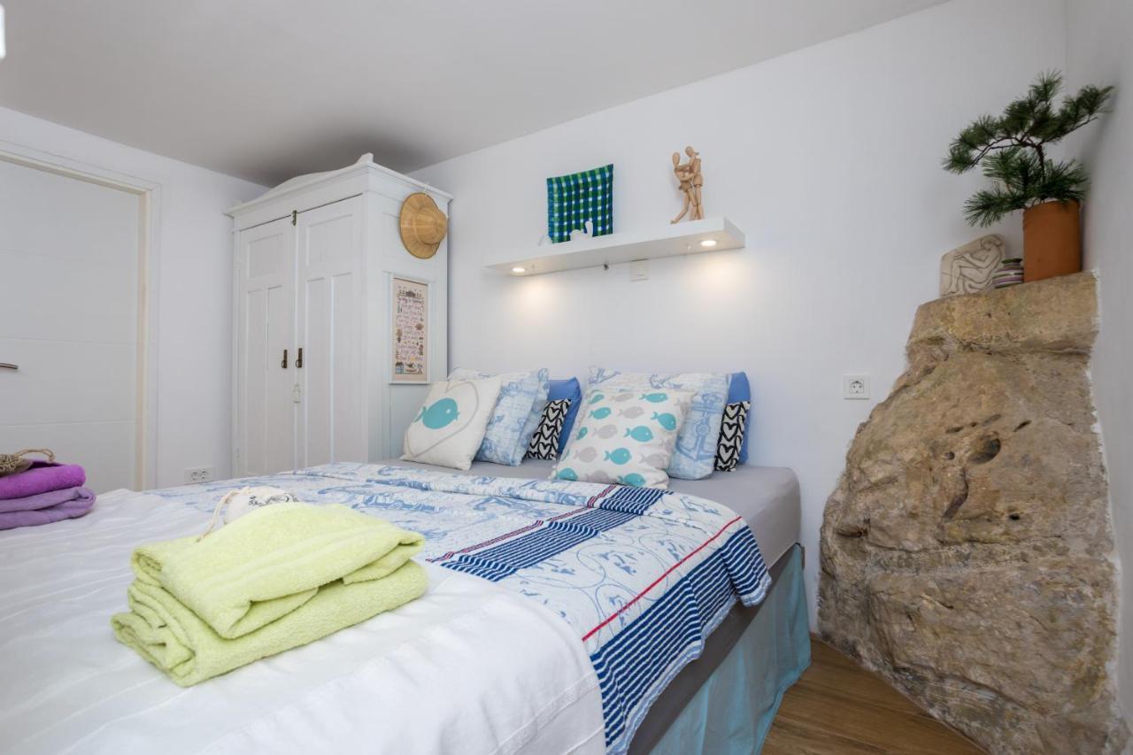 Charming Studio Apartment At House Rustica With Terrace And Nearby Parking Punat Esterno foto