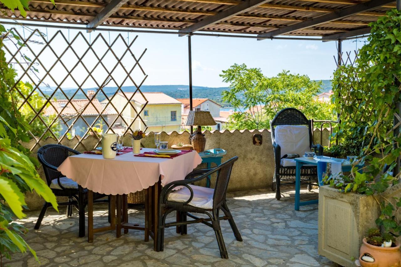 Charming Studio Apartment At House Rustica With Terrace And Nearby Parking Punat Esterno foto